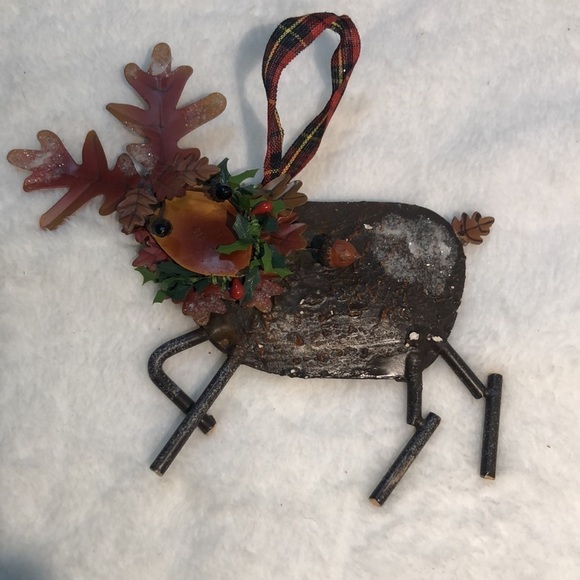 Beautiful Rustic Metal  Reindeer Christmas Ornament - Picture 6 of 6
